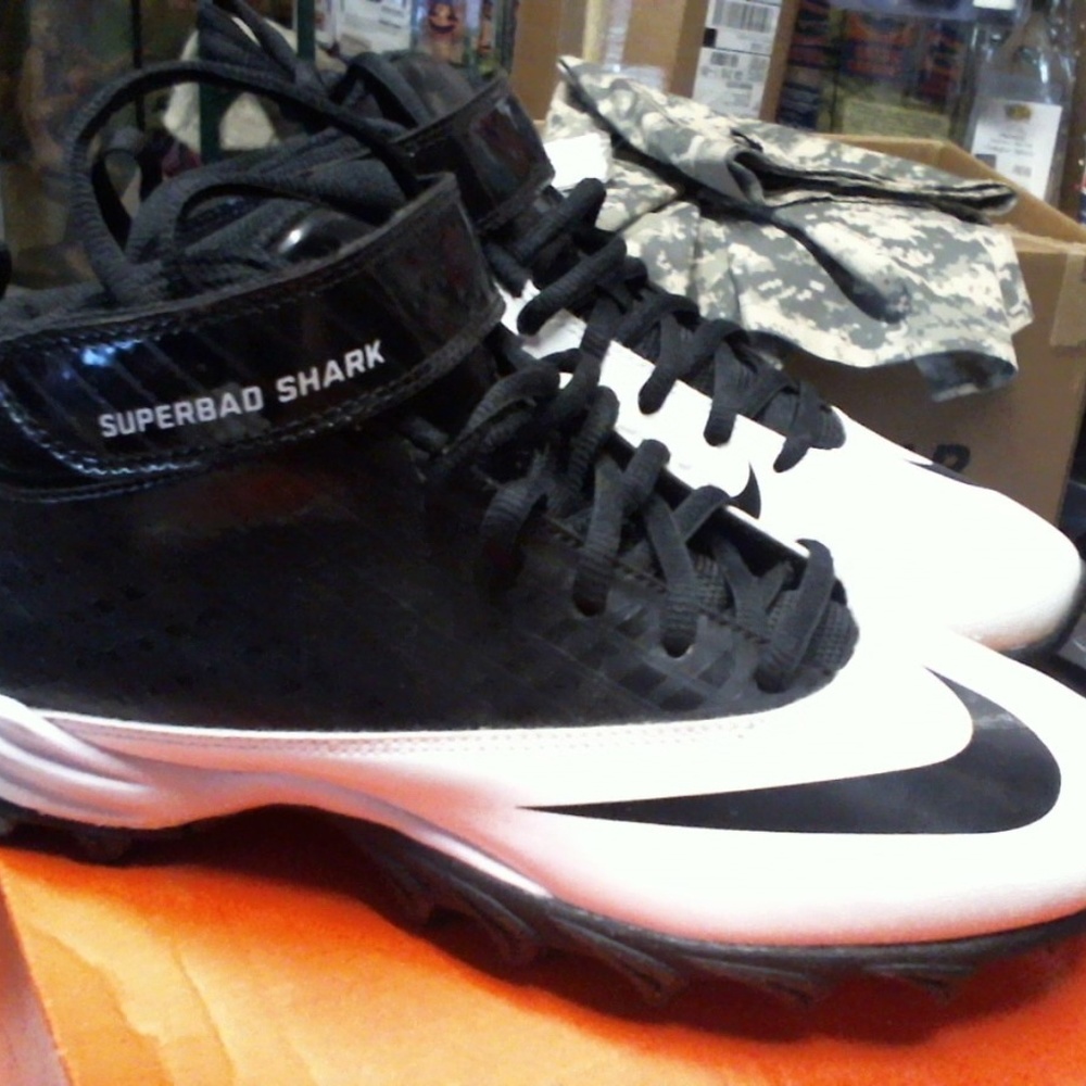 (SOLD) Superbad Shark Youth Football Cleats US 5.5